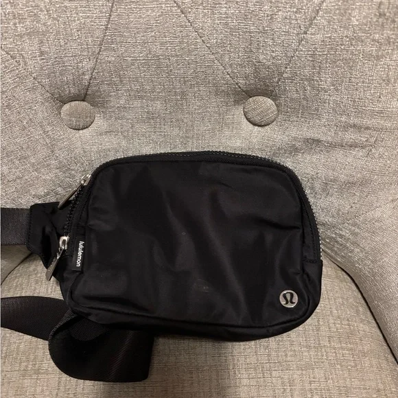 lululemon athletica Black Belt Bag for Men - Picture 1 of 1